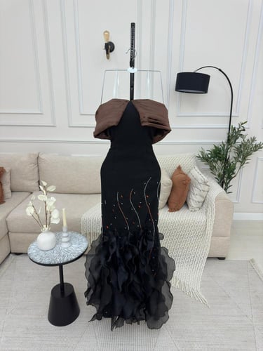 فستان اسود ماسك مطرز