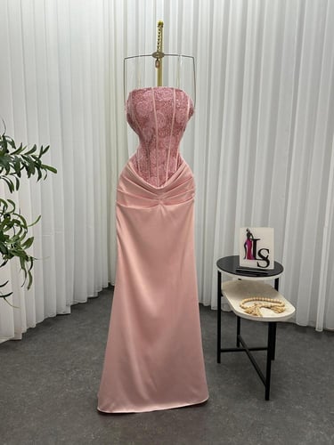 فستان ماسك مطرز