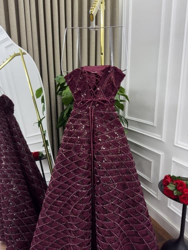 فستان حفلات منفوش