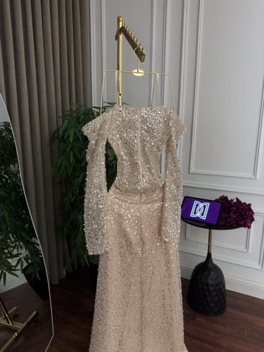 فستان زواج فخم مطرز