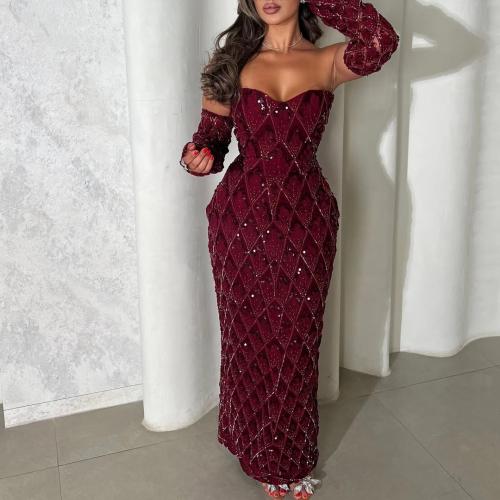 فستان برغندي ماسك مطرز