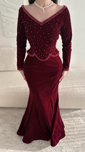 فستان عنابي شتوي