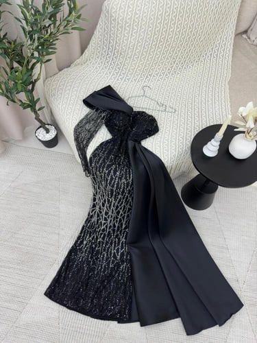 فستان اسود سهره