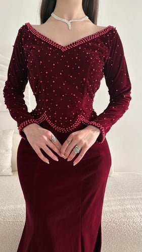 فستان عنابي شتوي