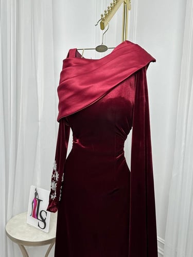 فستان مخمل متوفر ٣ الوان