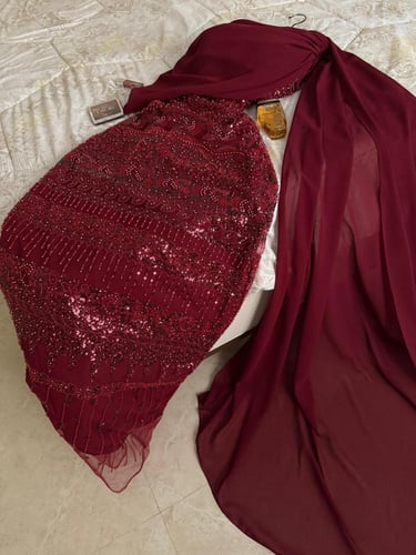 فستان فخم عنابي