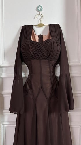 فستان بني اكمام