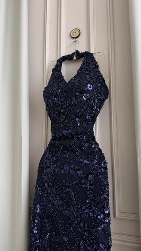 فستان كحلي مطرز