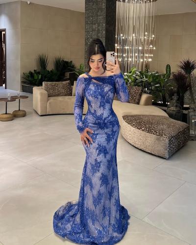 فستان نيلي مطرز