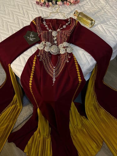 فستان التاسيس