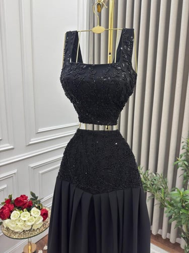 فستان حفلات بيج واسود