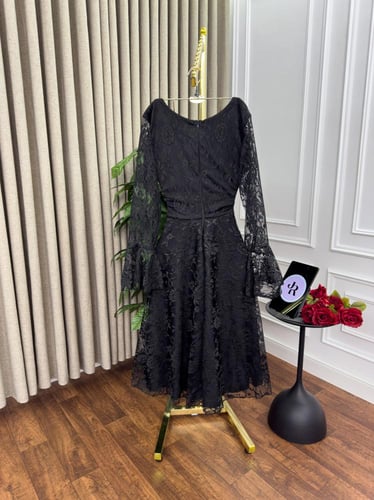 فستان اسود ميد