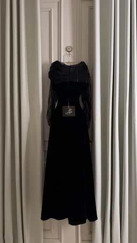 فستان الشتاء اسود