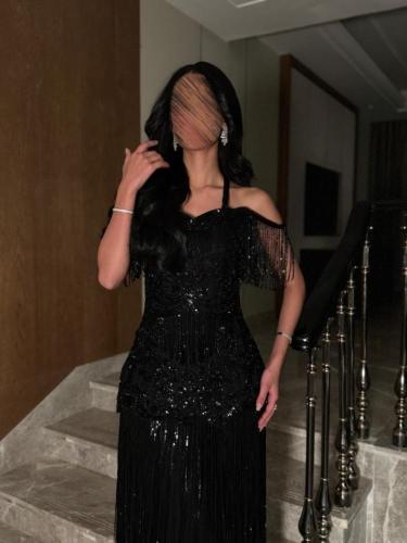 فستان مطرز اسود