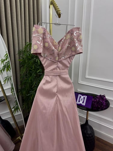 فستان فخم بينك