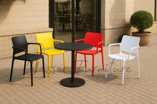 كرسي بلاستيك بمساند جانبيه للمساحات الداخلية والخا...