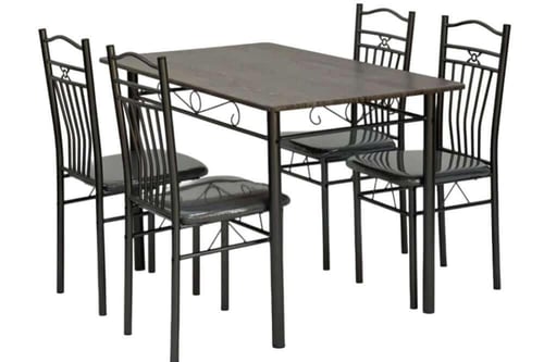 طاولة طعام خشب + 4 كراسي.