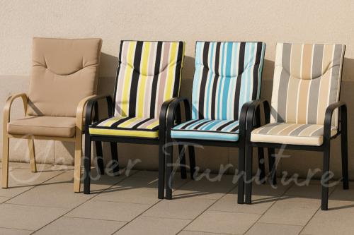 كرسي حديد قماش مبطن للمساحات الخارجية.