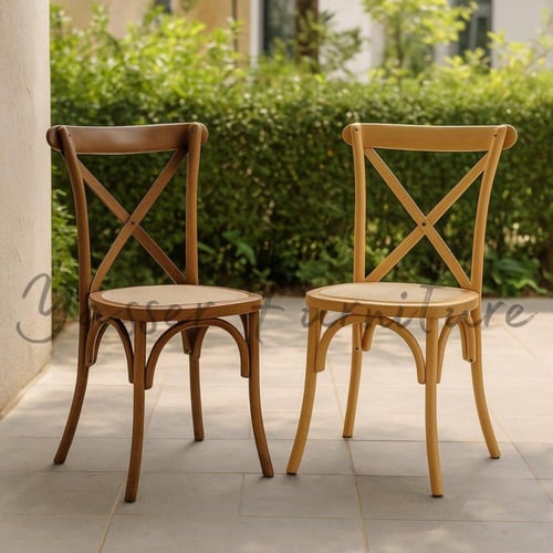 كرسي خشب بتصميم أكس بمقعد راتان بعدة ألوان.