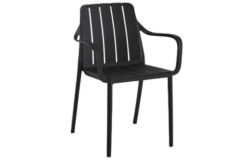 كرسي بلاستيك مخطط بعدة ألوان.