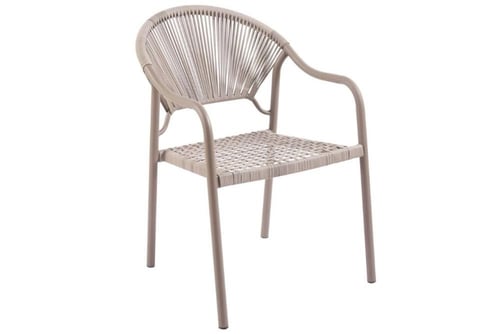 كرسي حديد بحبال بلاستيكية بعدة ألوان.