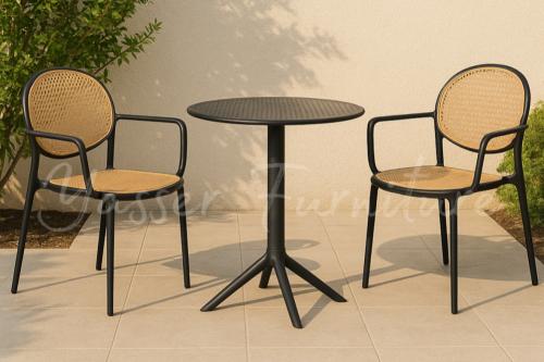 كرسين بلاستيك + طاوله بلاستيك مقاس 60سم.