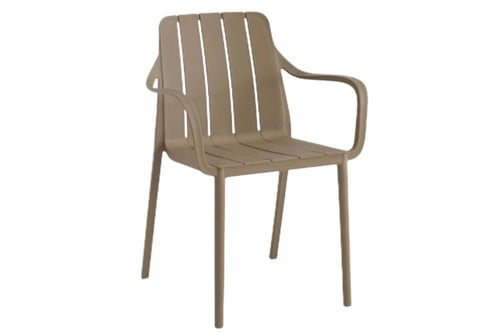 كرسي بلاستيك مخطط بعدة ألوان.