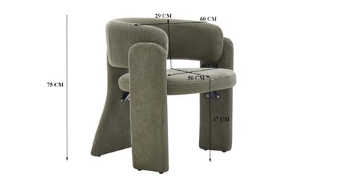 كرسي مُريح ومُلفت بتصميمه بعدة ألوان.