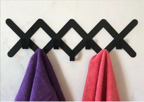 لوحه جدارية مع تعليق