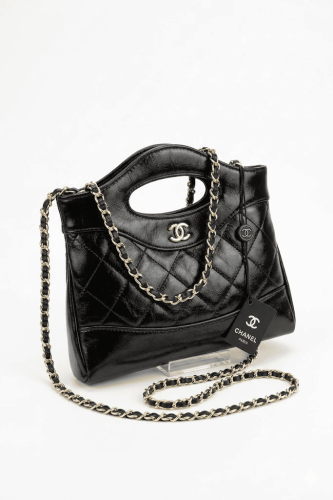 حقيبة شانيل سوداء كلاسيكية جلد لامع بملحقاتها