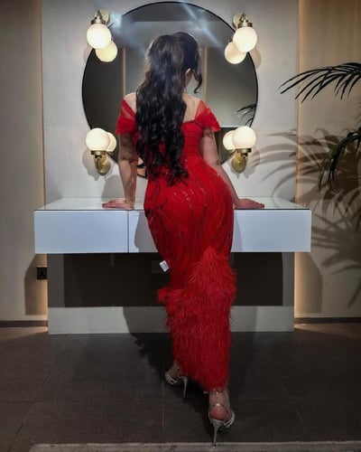 فستان سهرة احمر خامة كلفه جاهزه راقيه على تفته