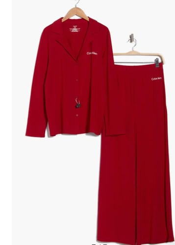 بجامة كالفين كلاين