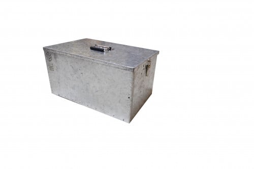 صندوق عزبة حديد