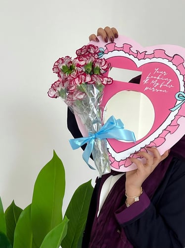 باقة ورد بتصميم وردي ( توصيل لمدينه الرياض فقط )