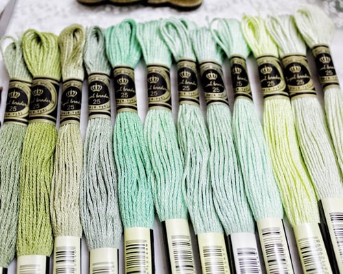 خيوط تطريز درجات أخضر فاتح