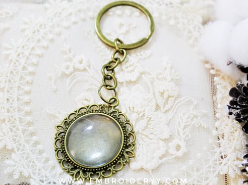 ميدالية نقش جهتين لون برونزي