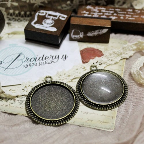 قلادة دائرية برونزي