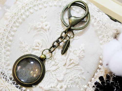 ميدالية دائرية لون برونزي