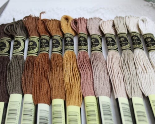 خيوط تطريز درجات البني