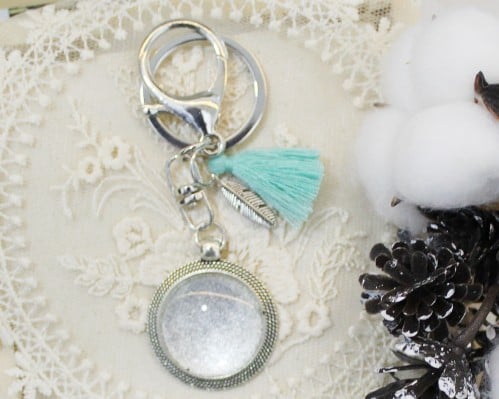 ميدالية دائرية لون فضي