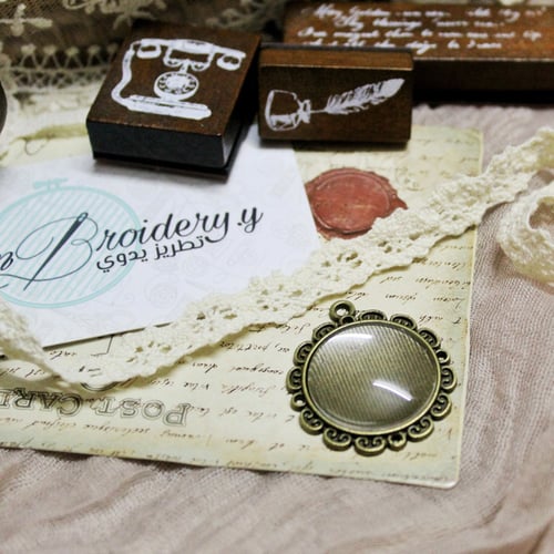 قلائد دائرية برونزي