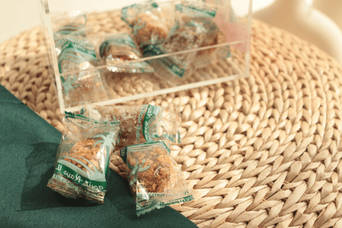 حامل الفناجيل والتمر