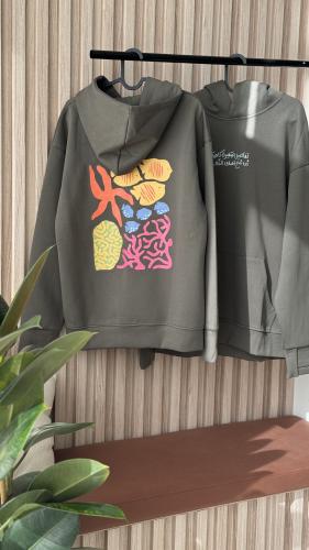 بلوفر زيتي ( تفاصيل صغيرة )