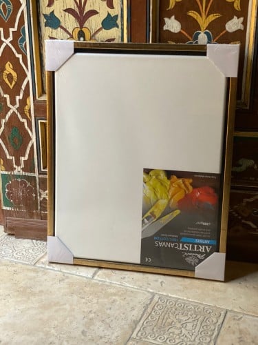 لوحة كانفاس بجودة عالية ذات إطار ذهبي