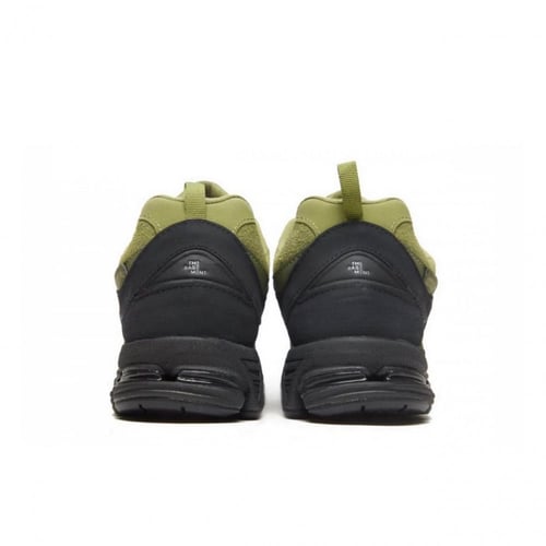 New Balance x The Basement 2002R Sneakers - Moss G...