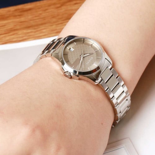 ساعة قوتشي نسائية من الستانلس ستيل لون عسلي