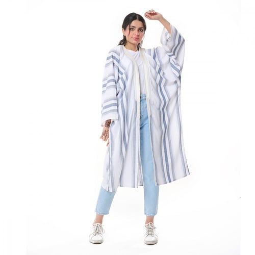 عباية بشت لون ابيض