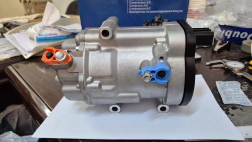 #10297J كمبروسر مكيف تويوتا هايبيرد راف 4 هايلاندر...