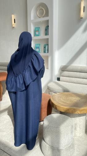 عبايه كحليه من قماش اللنن نص بشت مع طرحه