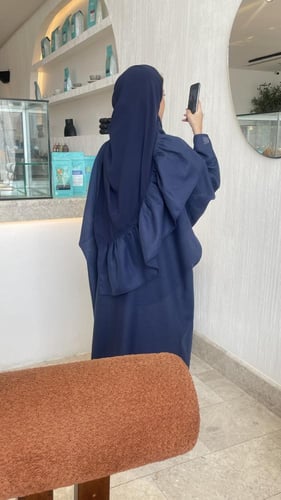 عبايه كحليه من قماش اللنن نص بشت مع طرحه